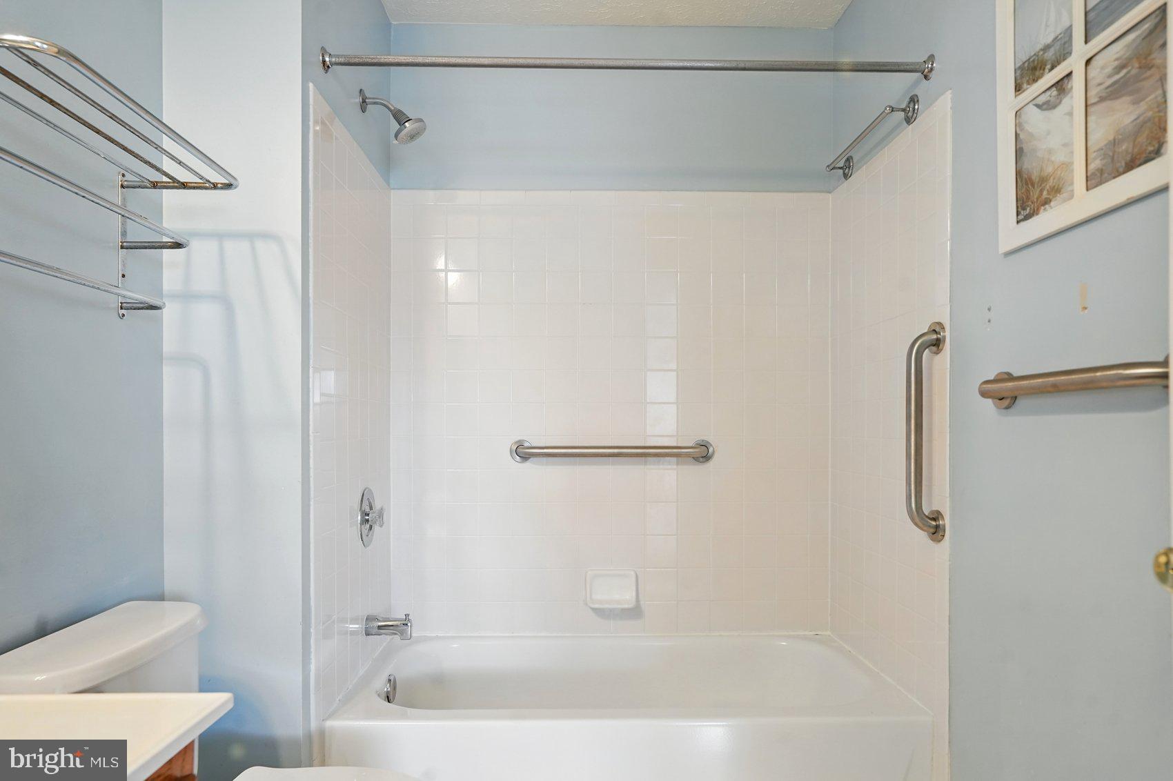 BAYLAND CONDO - Residential