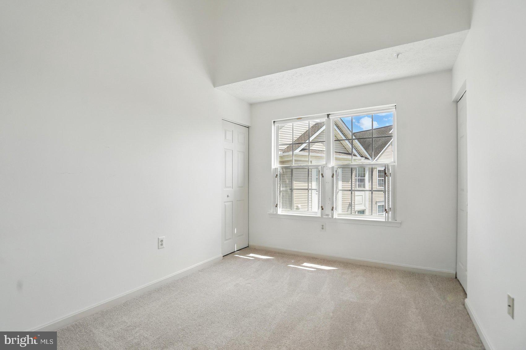 BAYLAND CONDO - Residential