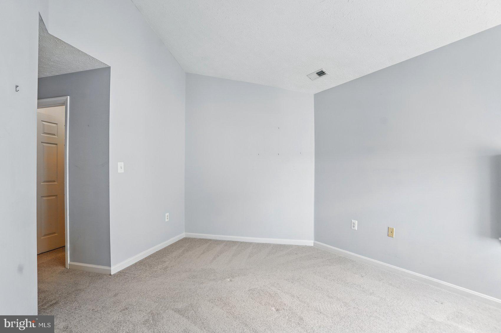 BAYLAND CONDO - Residential