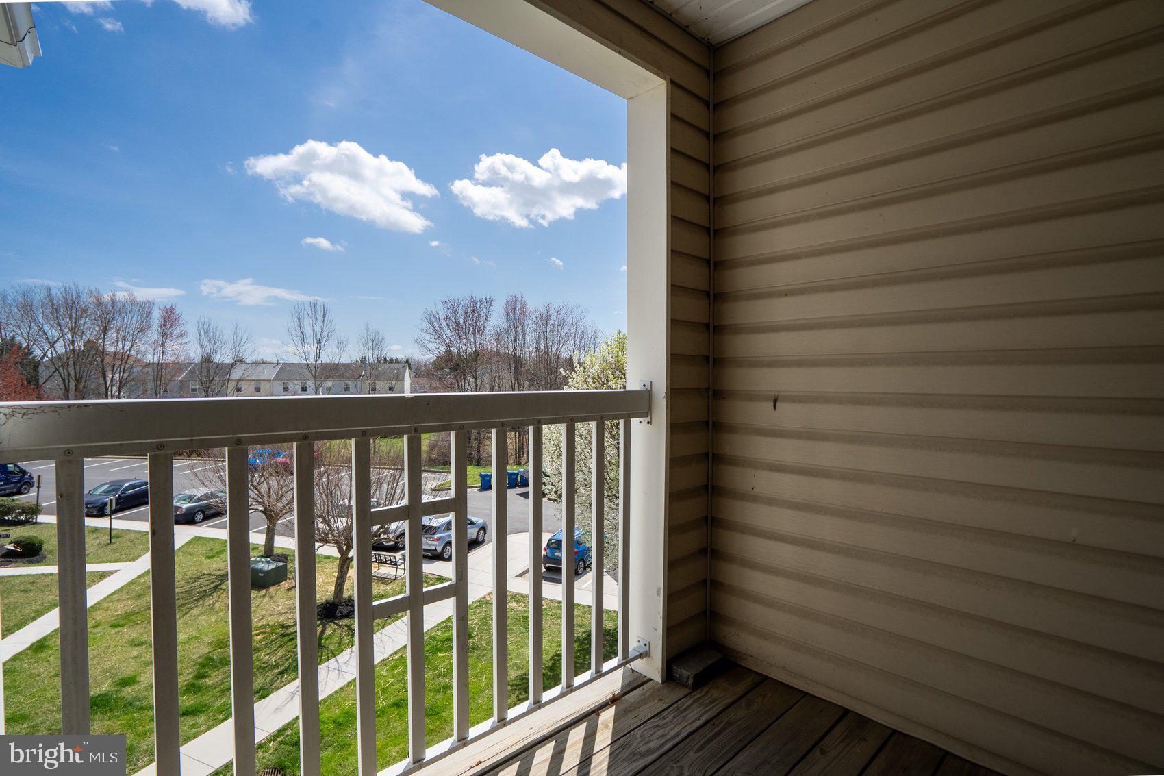 BAYLAND CONDO - Residential