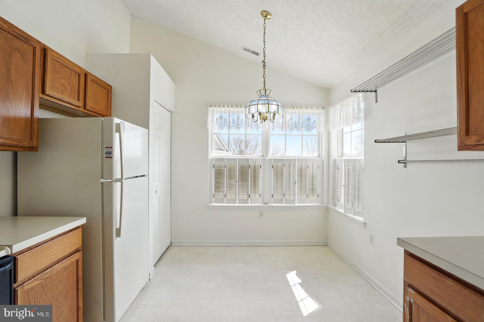 BAYLAND CONDO - Residential