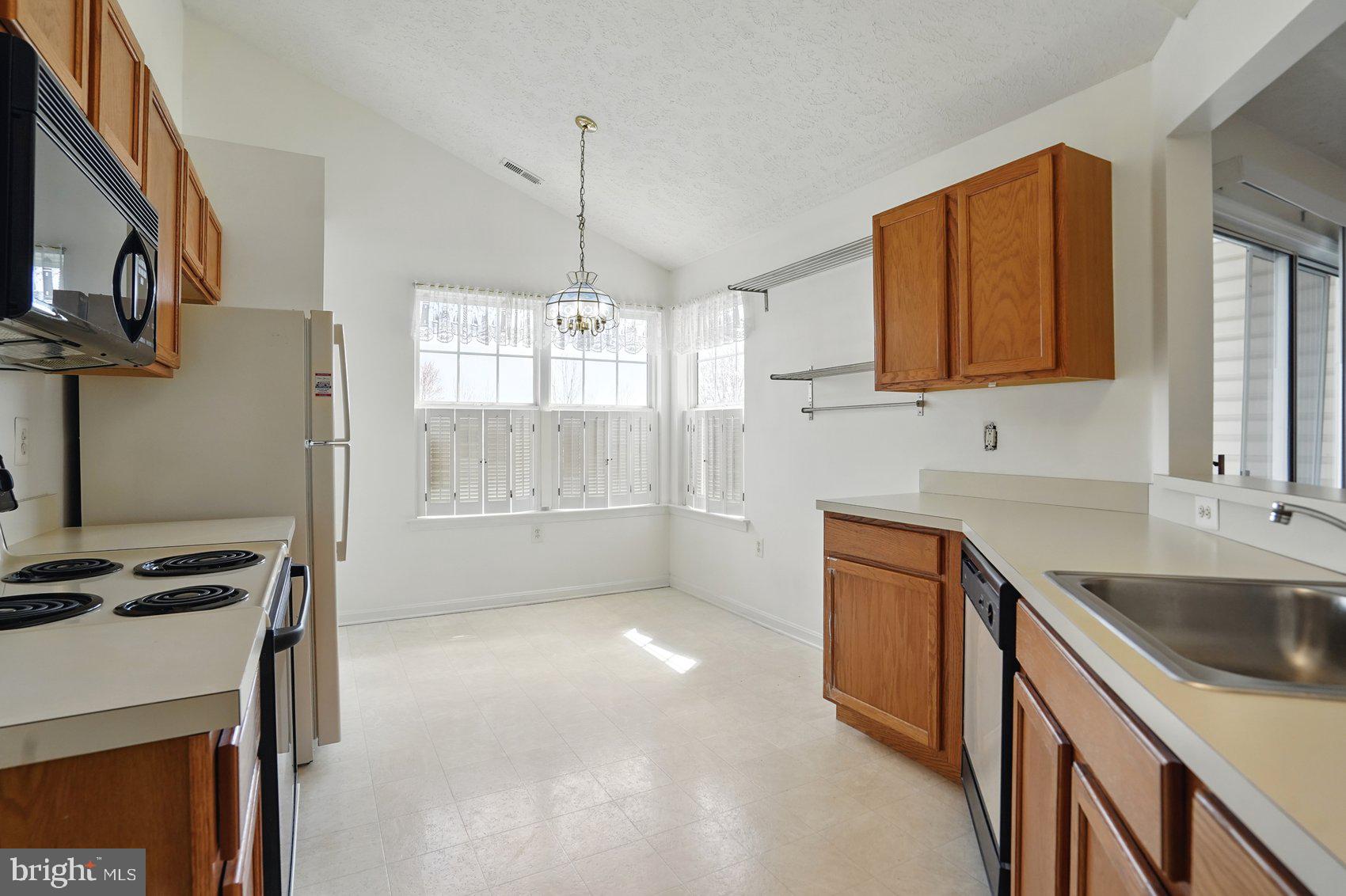 BAYLAND CONDO - Residential