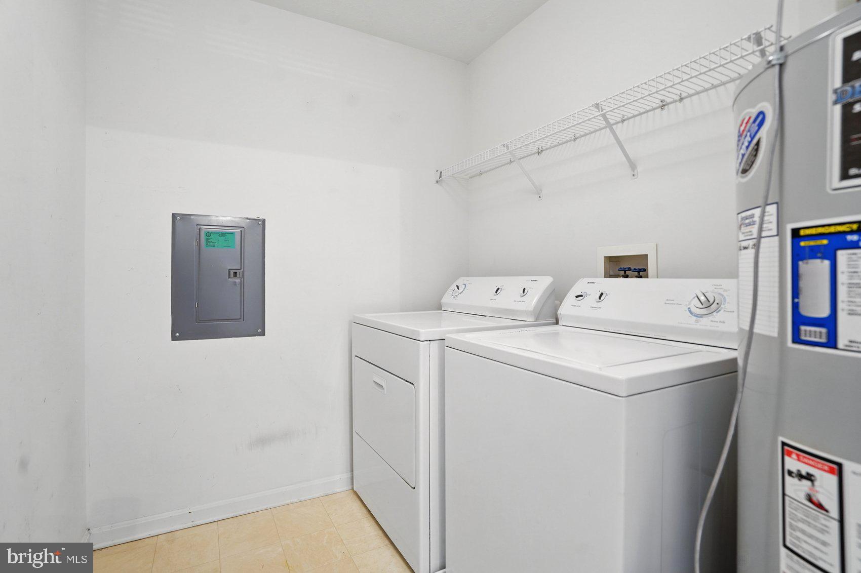 BAYLAND CONDO - Residential