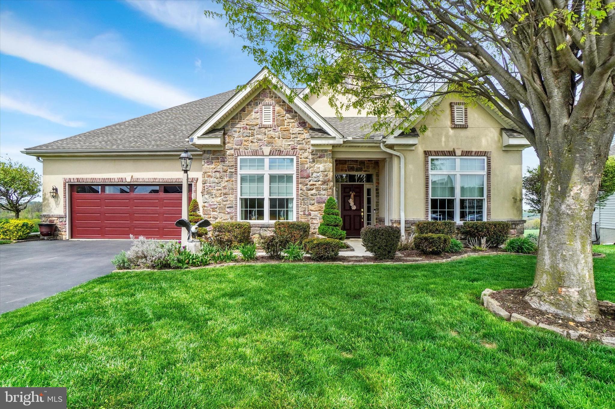 LAUREL VISTAS - Residential