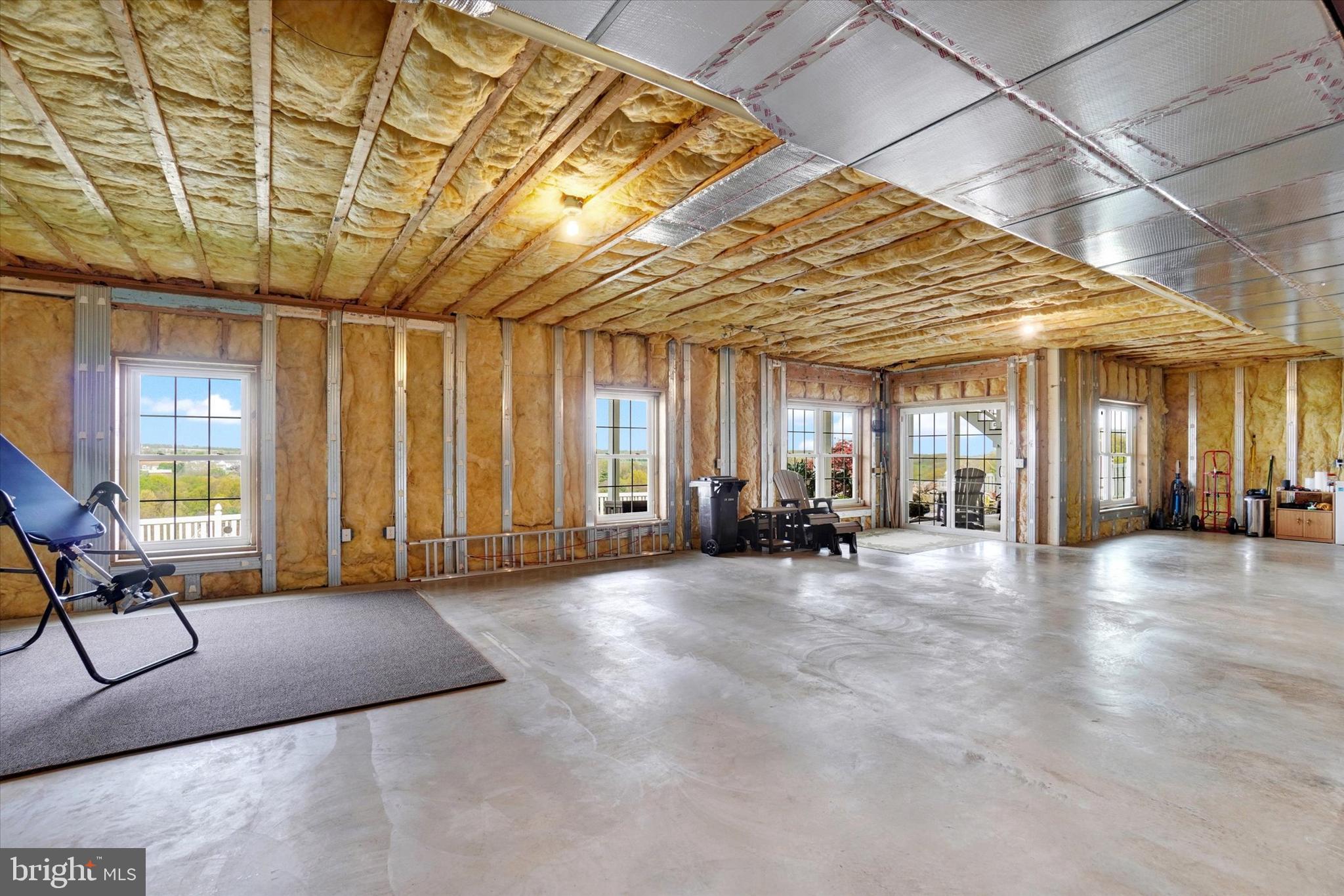 LAUREL VISTAS - Residential