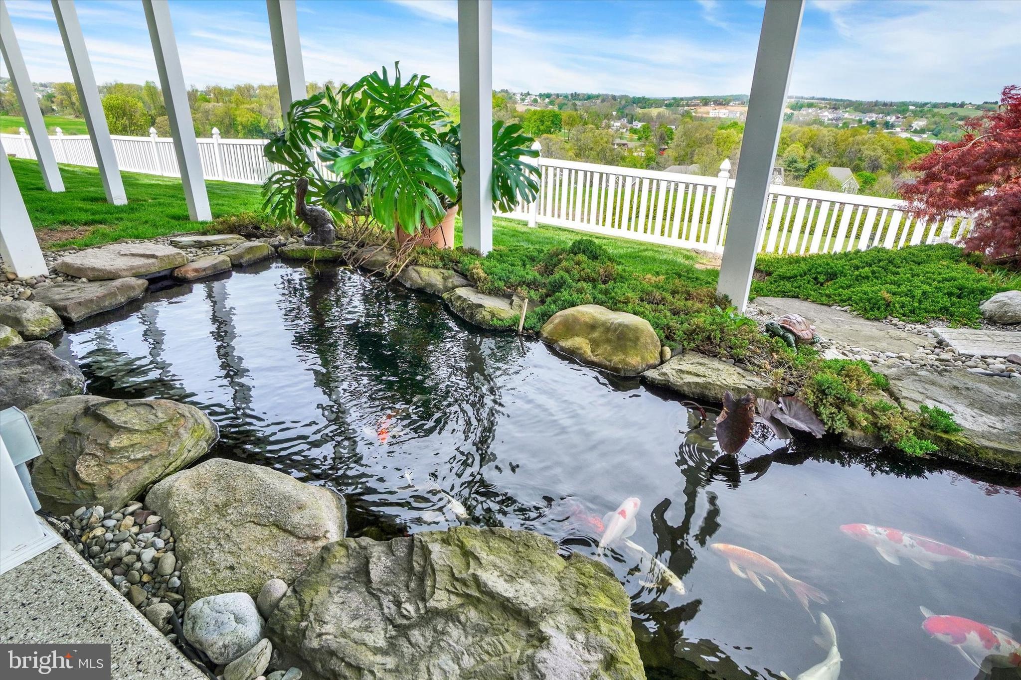 LAUREL VISTAS - Residential