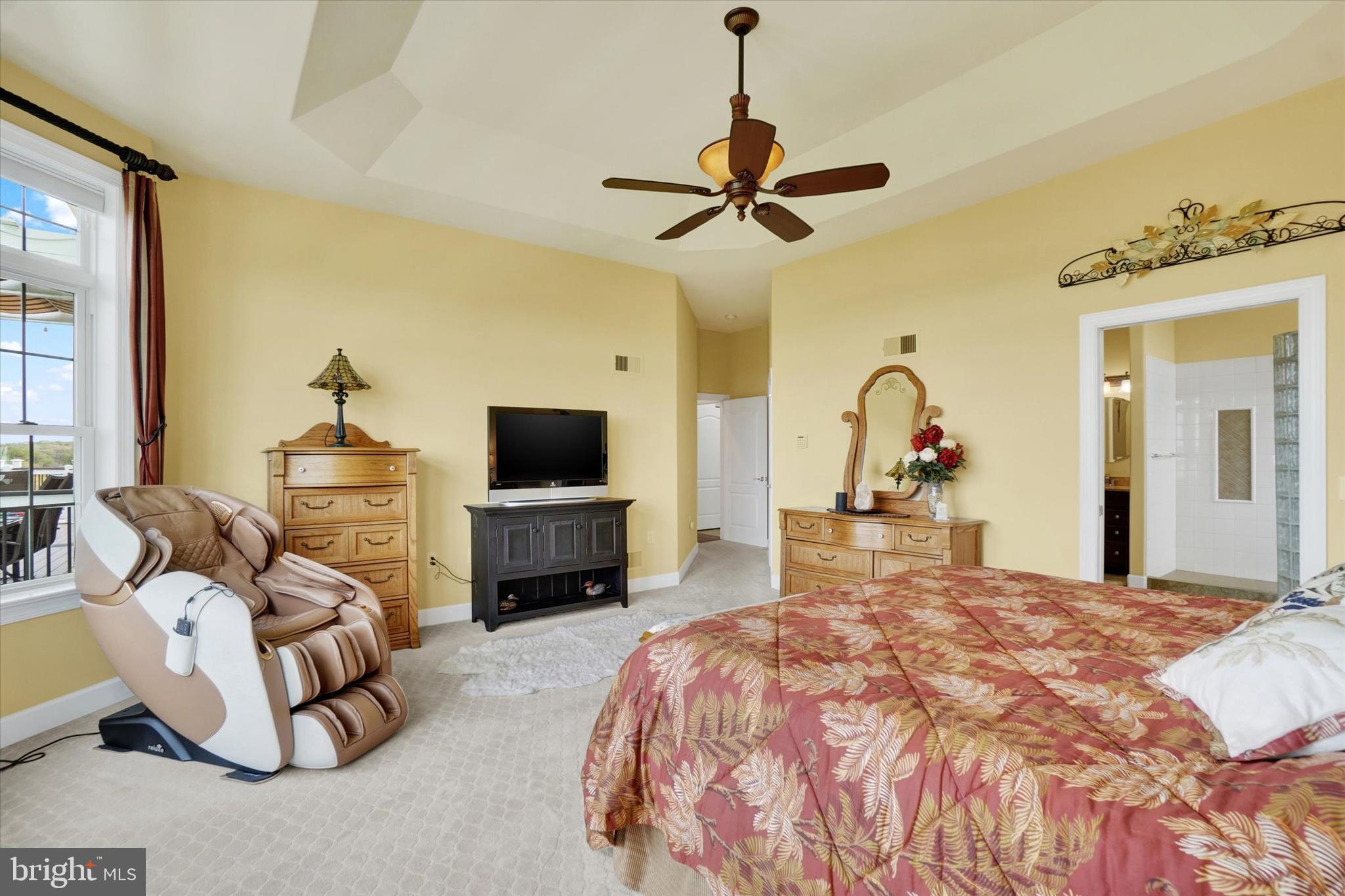 LAUREL VISTAS - Residential