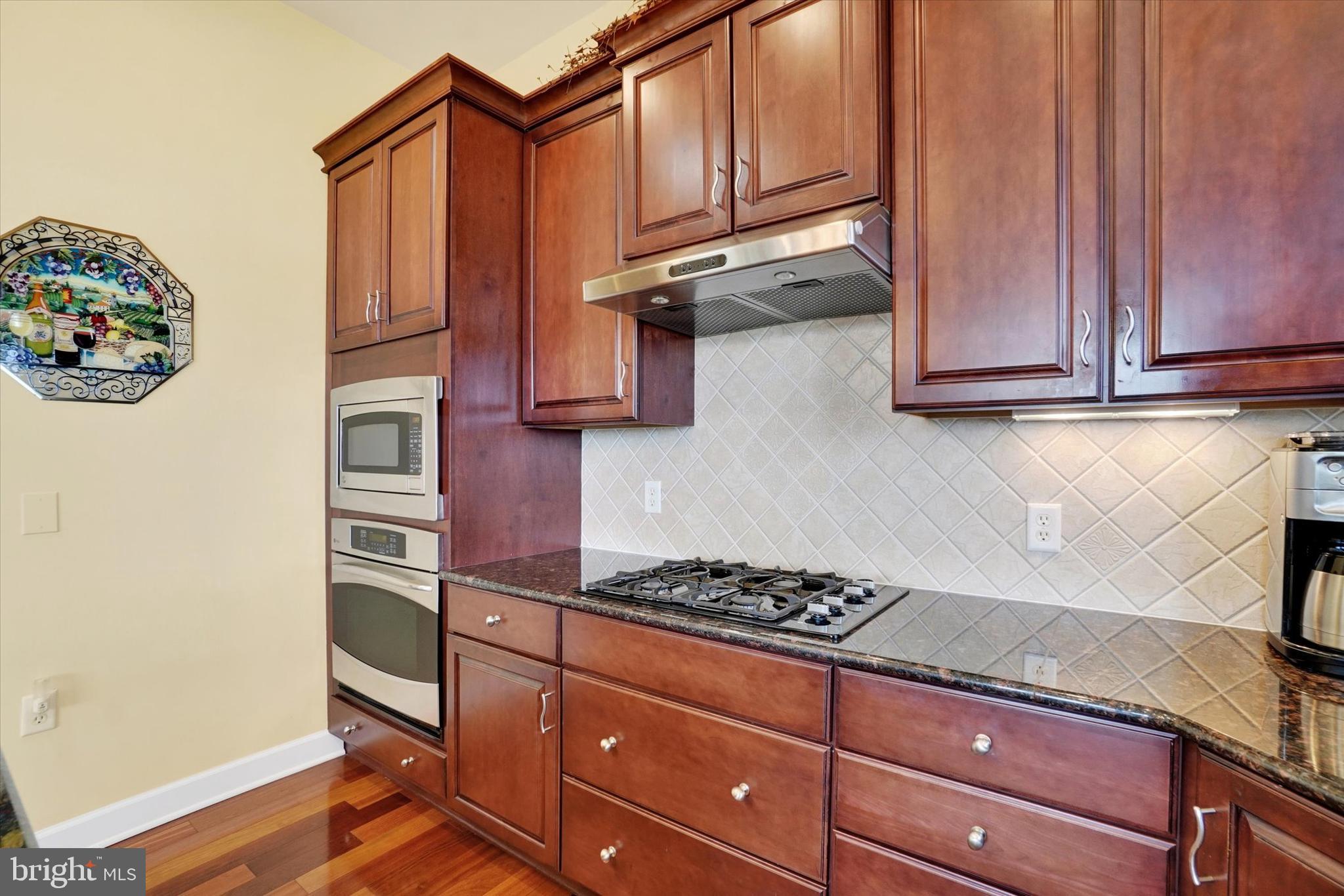 LAUREL VISTAS - Residential