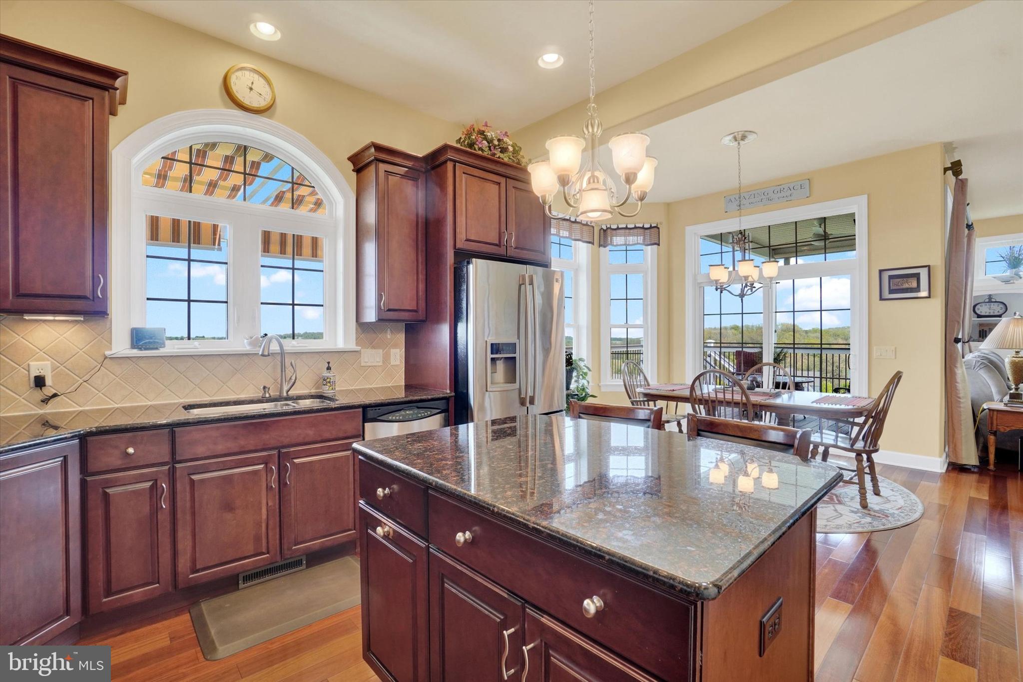 LAUREL VISTAS - Residential