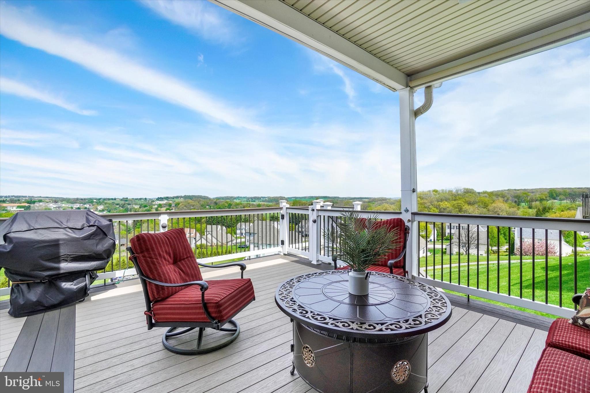 LAUREL VISTAS - Residential