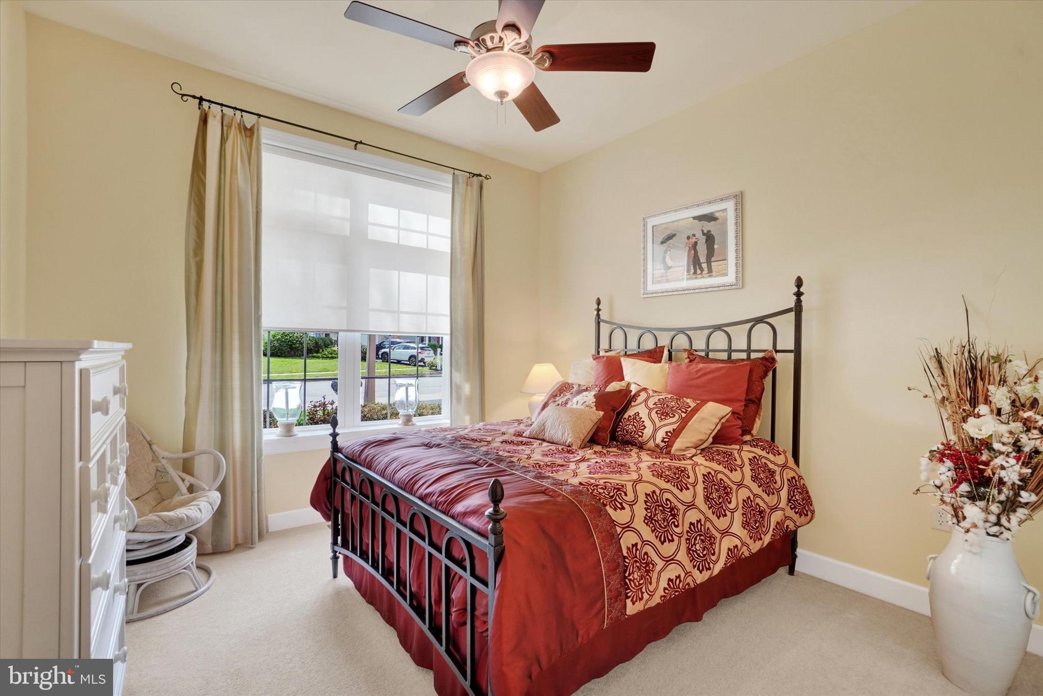 LAUREL VISTAS - Residential