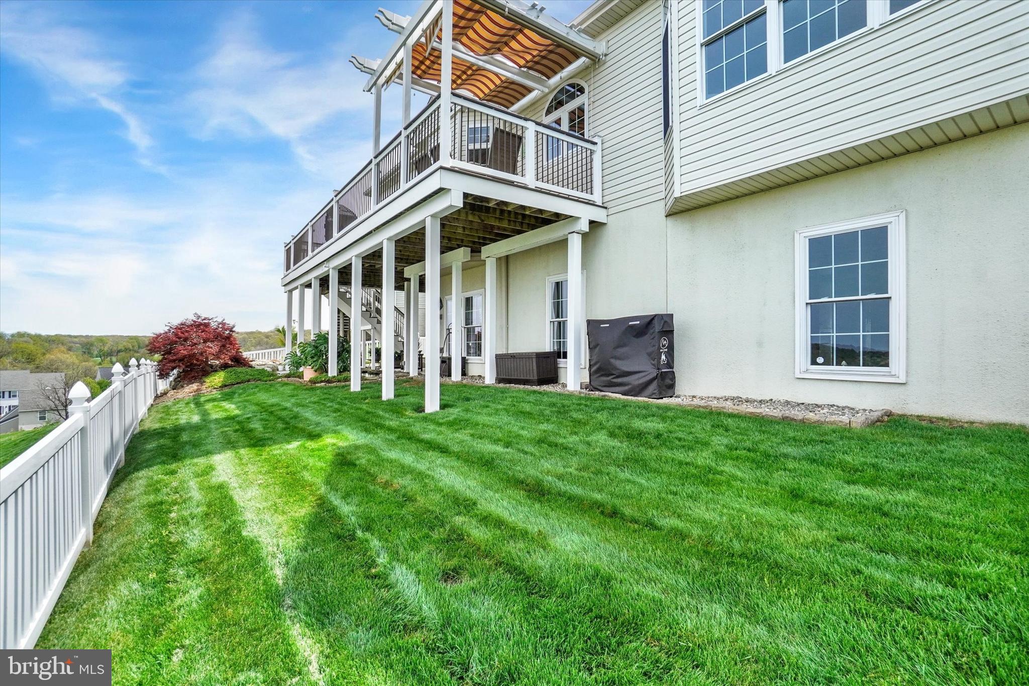 LAUREL VISTAS - Residential