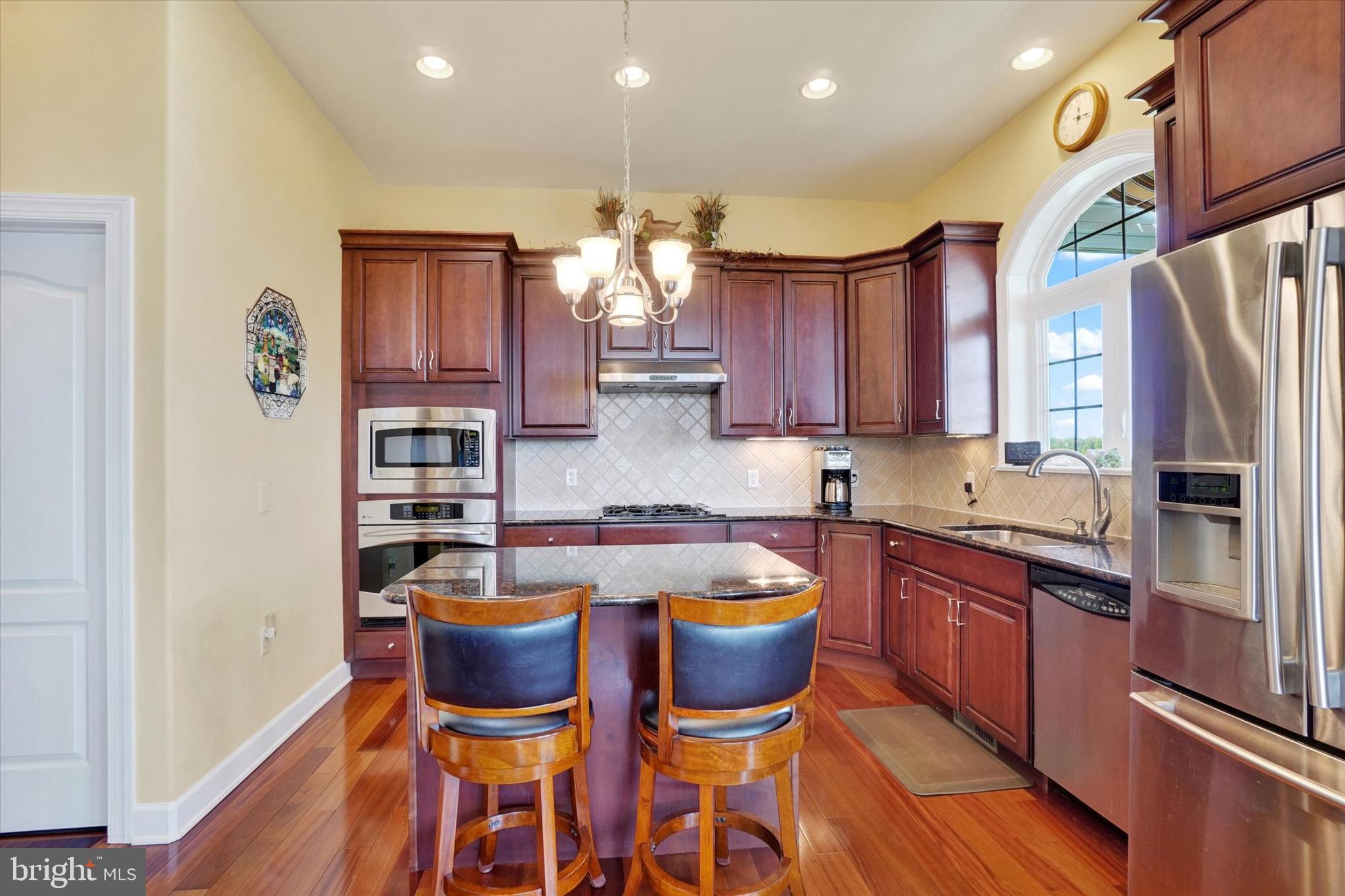 LAUREL VISTAS - Residential