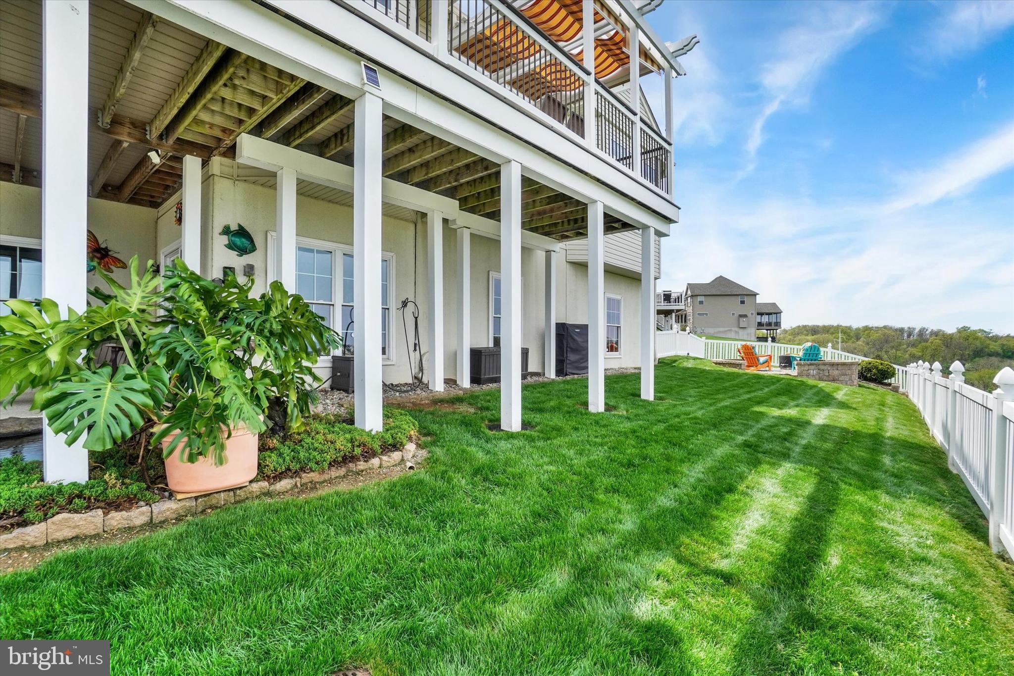 LAUREL VISTAS - Residential