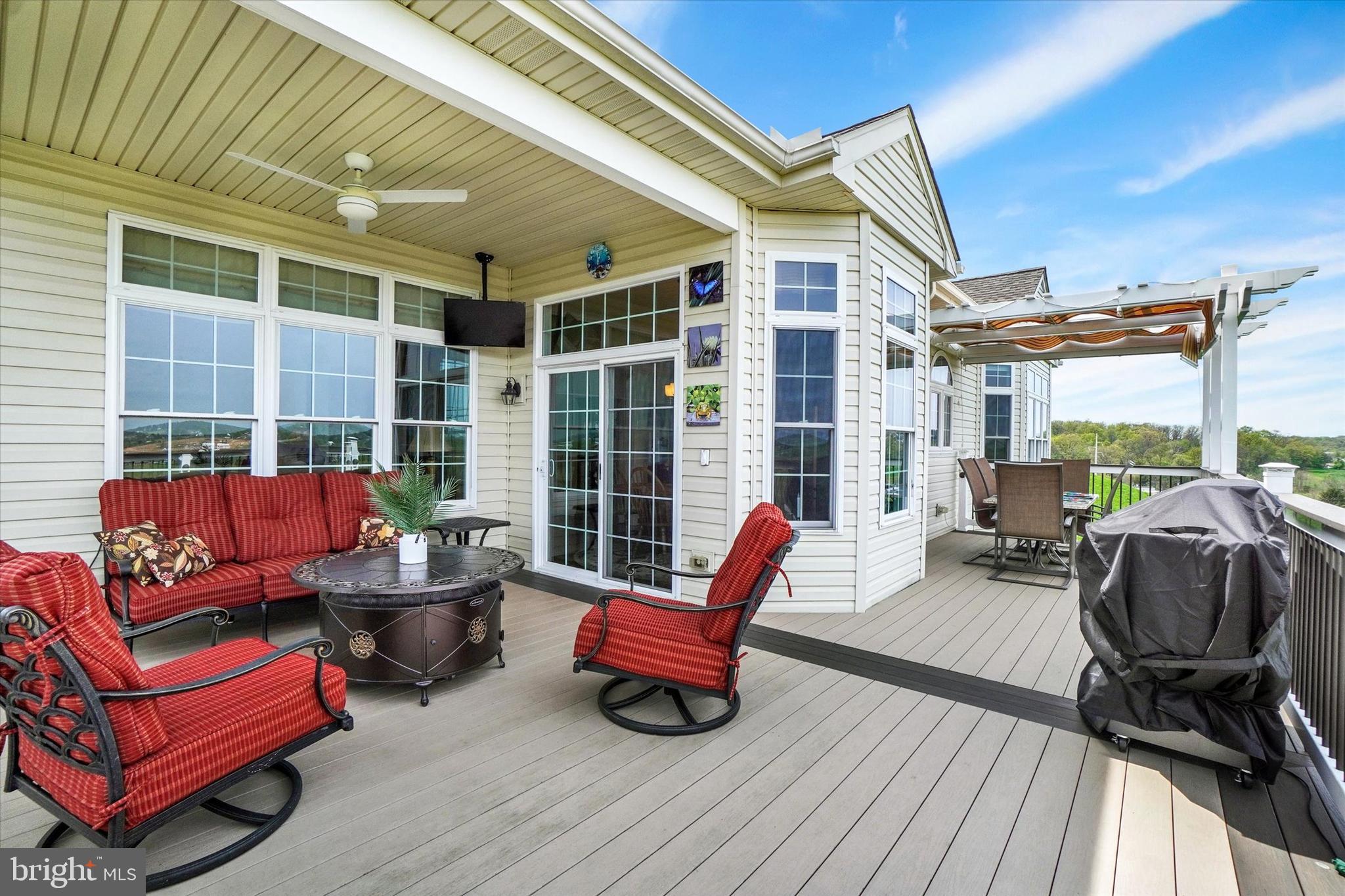 LAUREL VISTAS - Residential