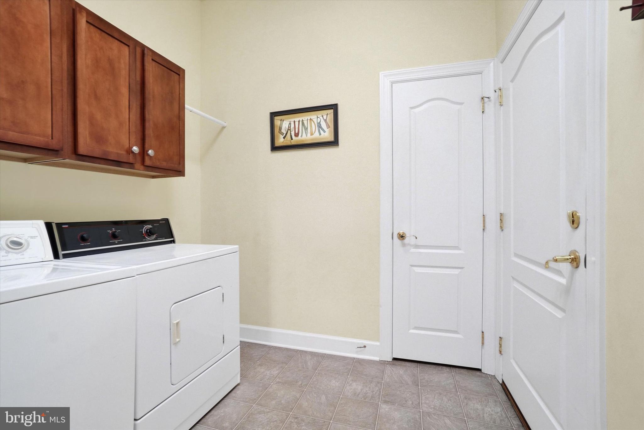 LAUREL VISTAS - Residential