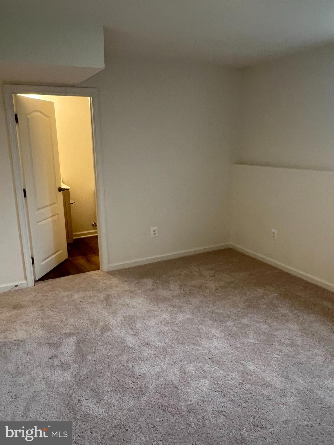 OVERLOOK AT RIVERSIDE TOWNHOMES - Residential Lease