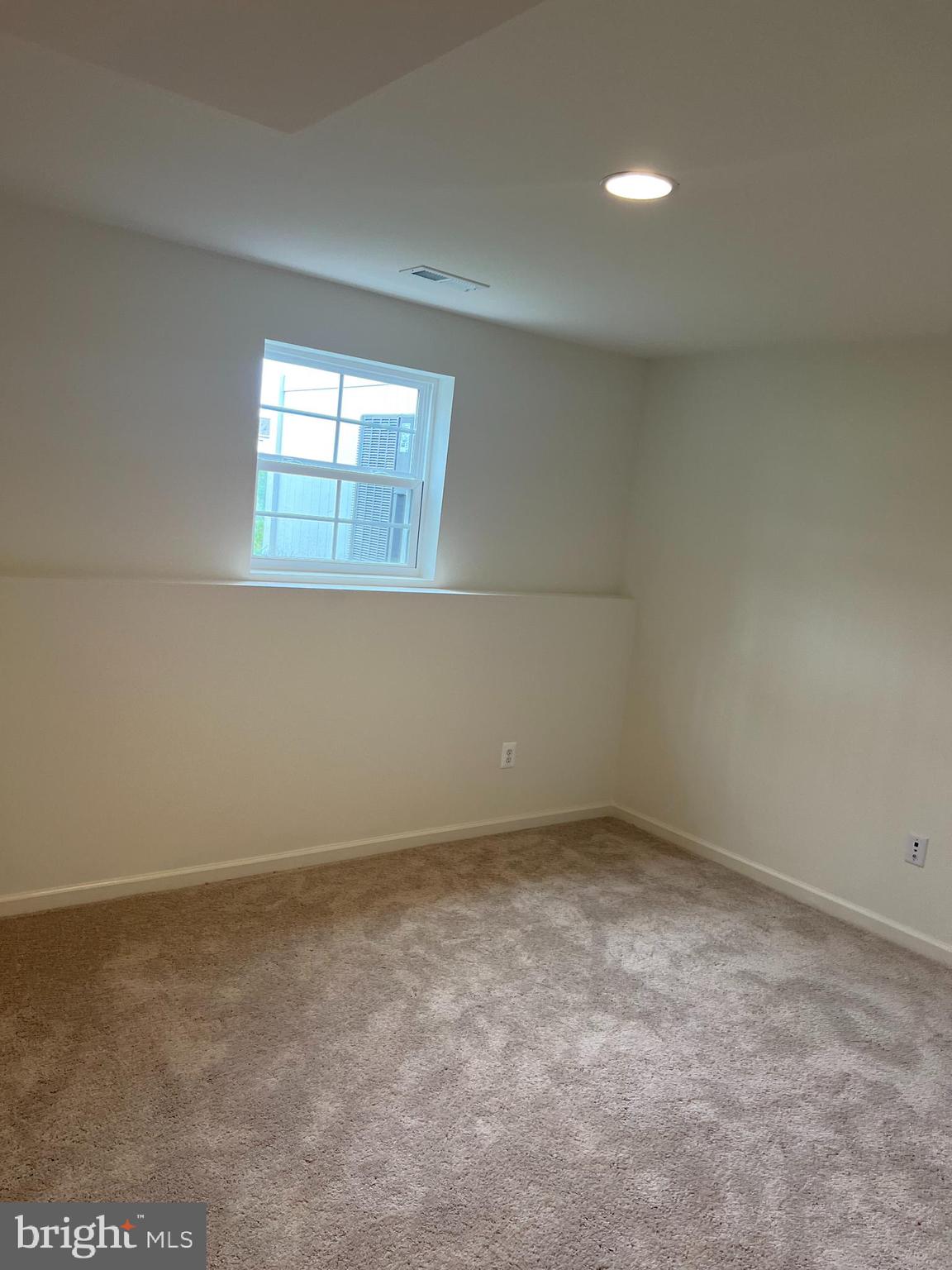 OVERLOOK AT RIVERSIDE TOWNHOMES - Residential Lease