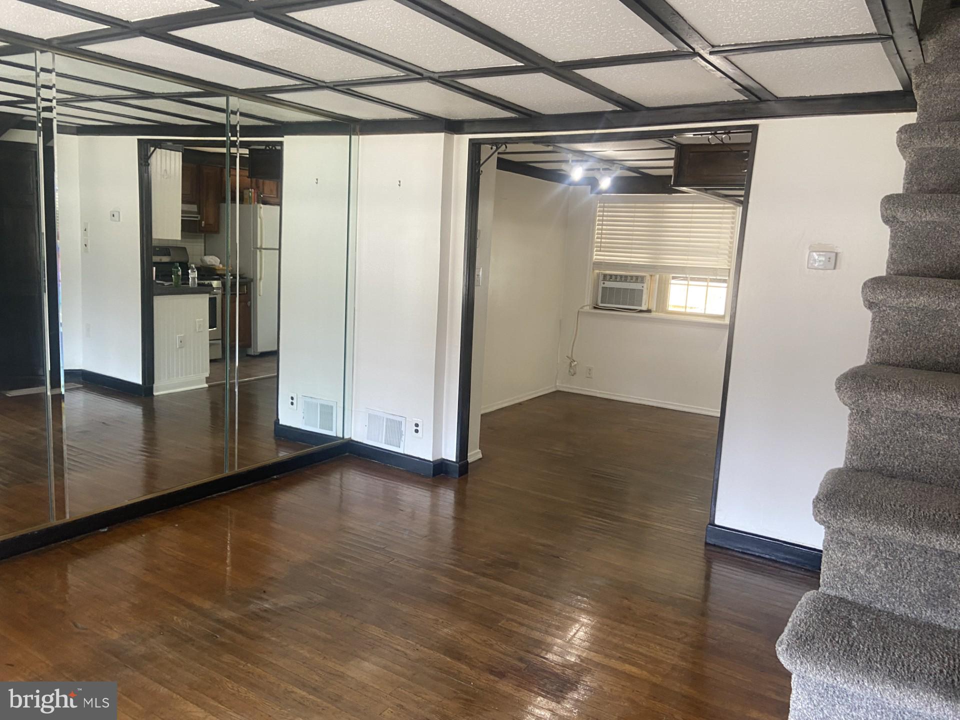 BRIDESBURG - Residential