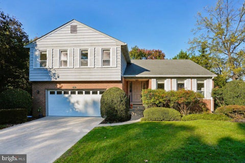 Photo of 4001 W Braddock Road, ALEXANDRIA, VA 22304 (MLS # VAAX2063540)
