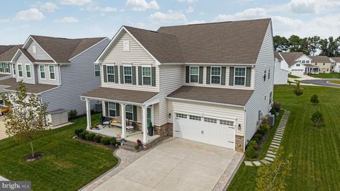Photo of 911 Cadman Drive, MIDDLETOWN, DE 19709 (MLS # DENC2090446)