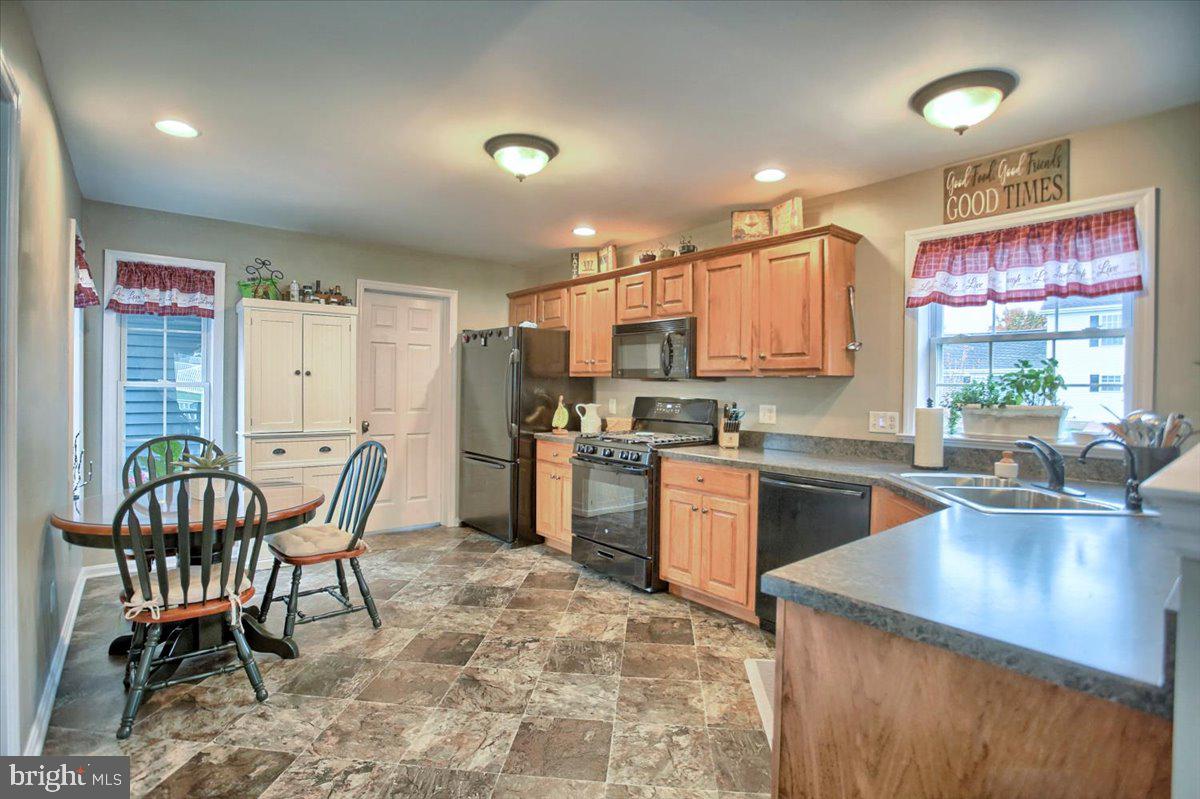 KISSEL HILL COMMONS - Residential