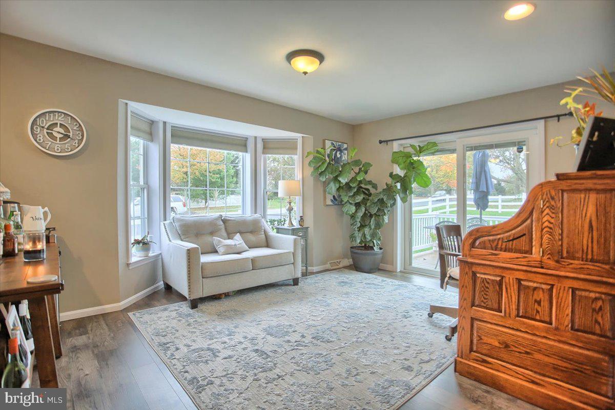 KISSEL HILL COMMONS - Residential