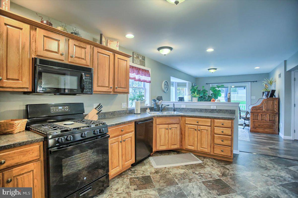KISSEL HILL COMMONS - Residential