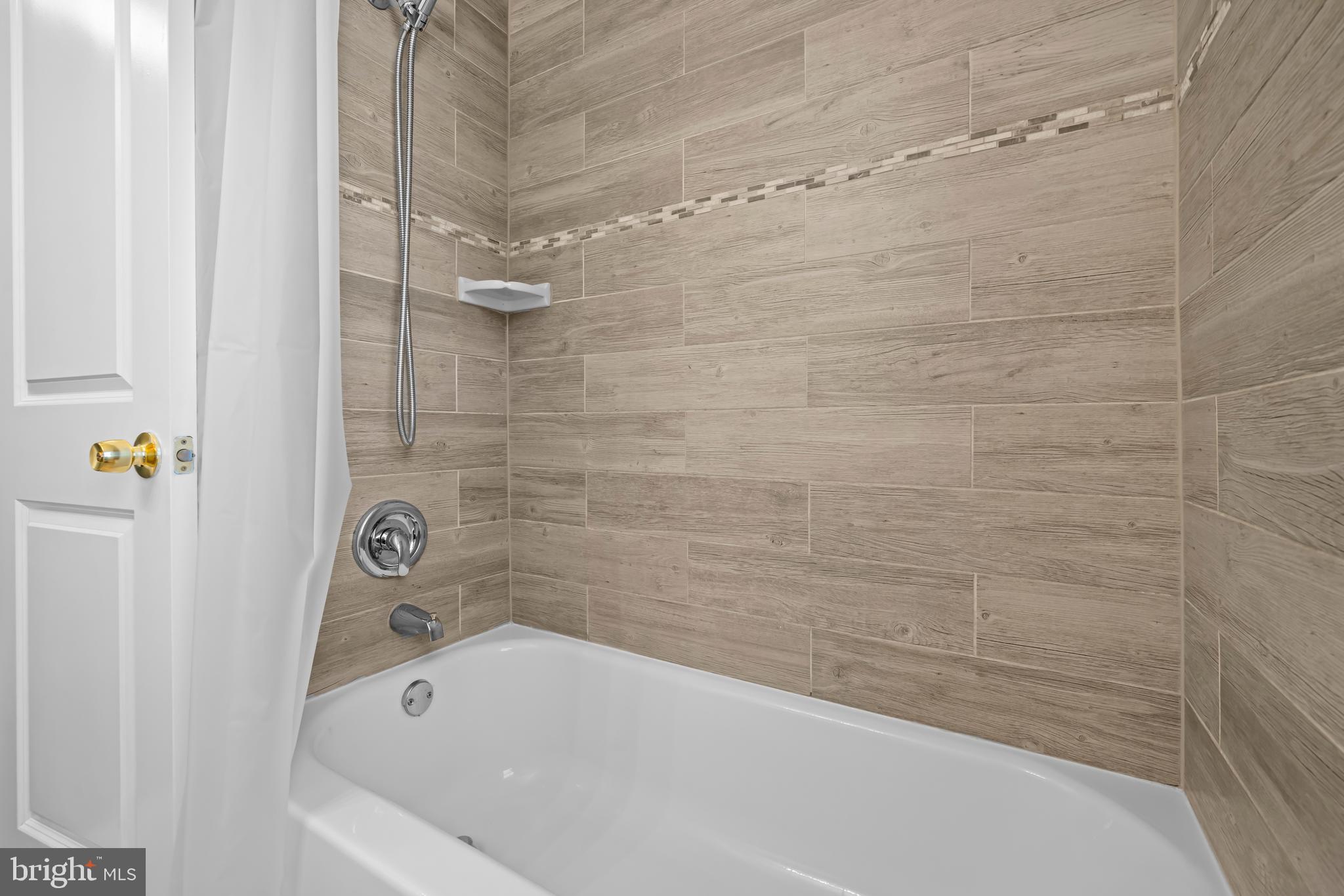 HIGHLAND AT LANDOVER STATION - Residential