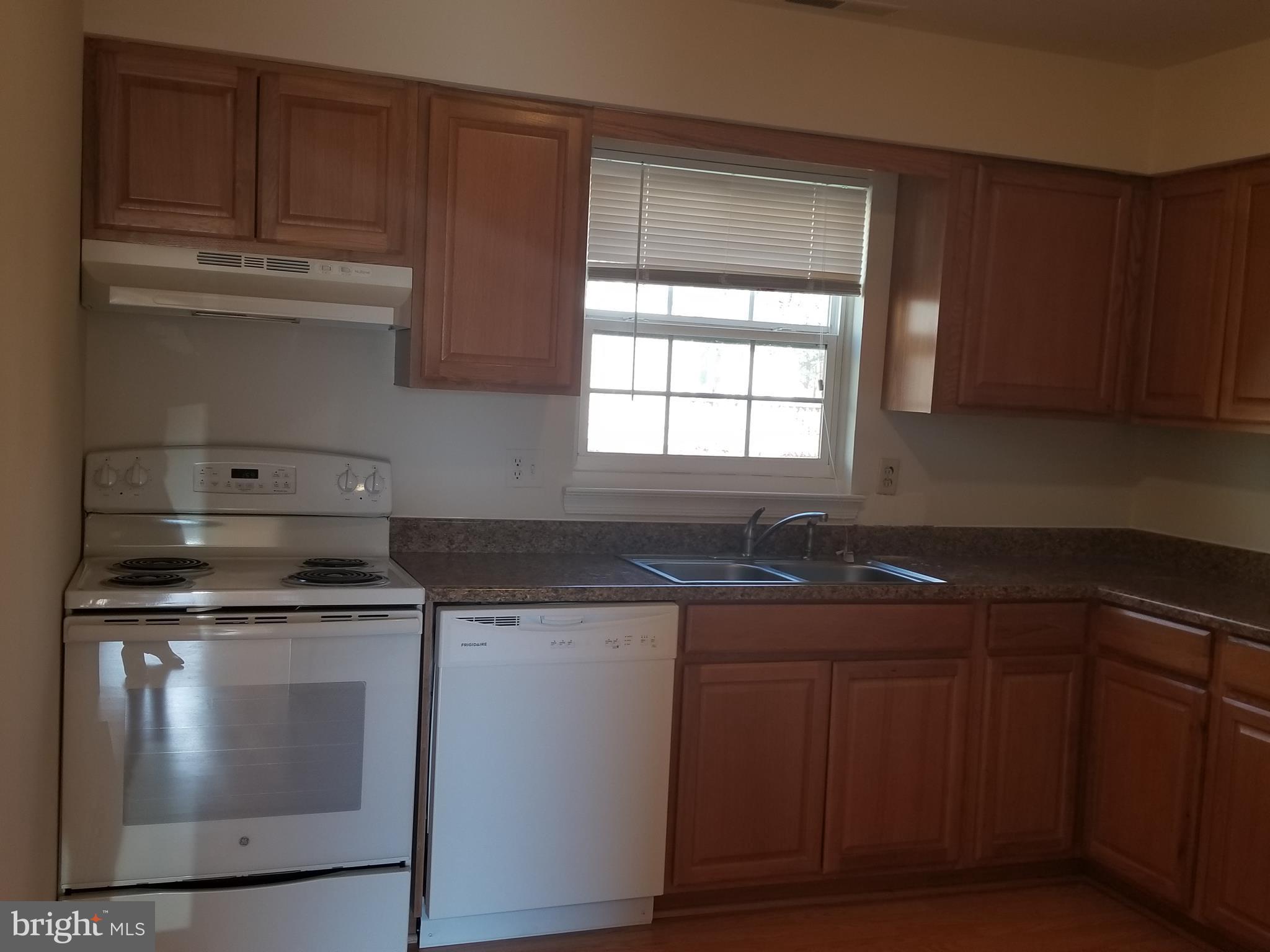 STAFFORD OAKS - Residential Lease