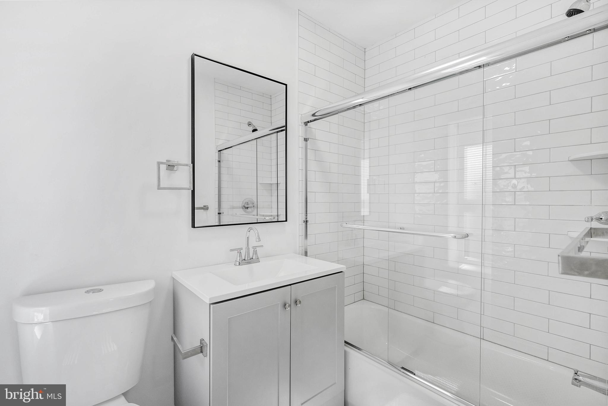 MANAYUNK - Commercial Sale