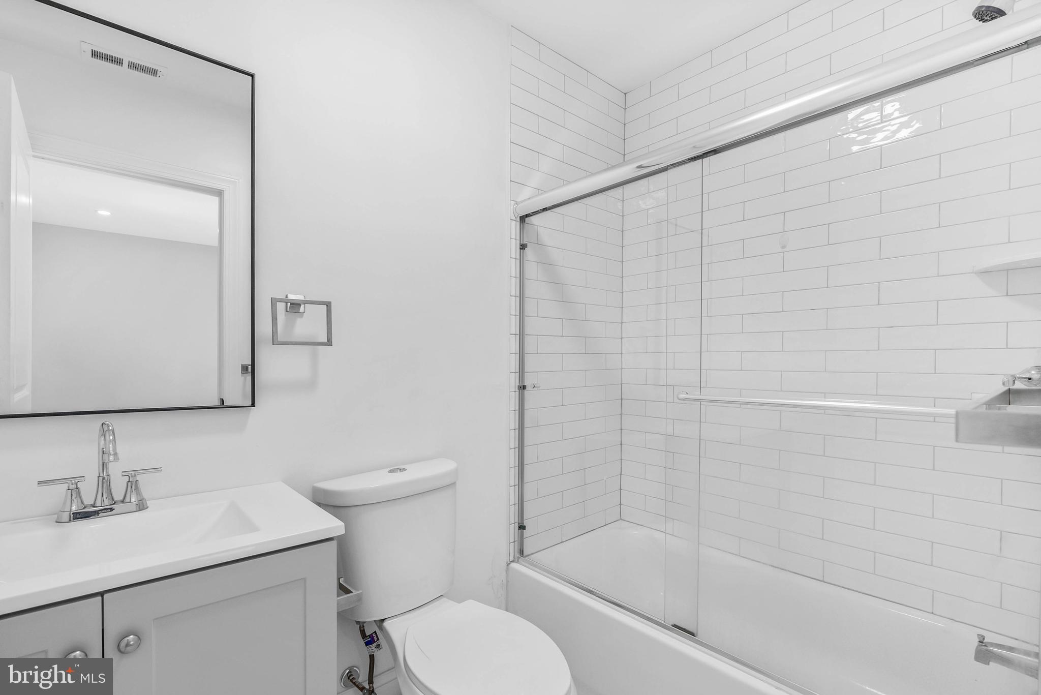 MANAYUNK - Commercial Sale