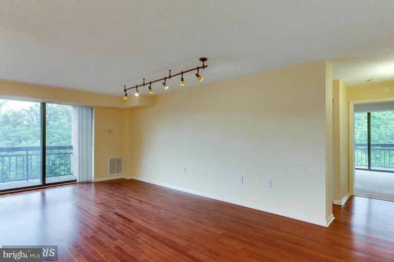 RENAISSANCE - Residential