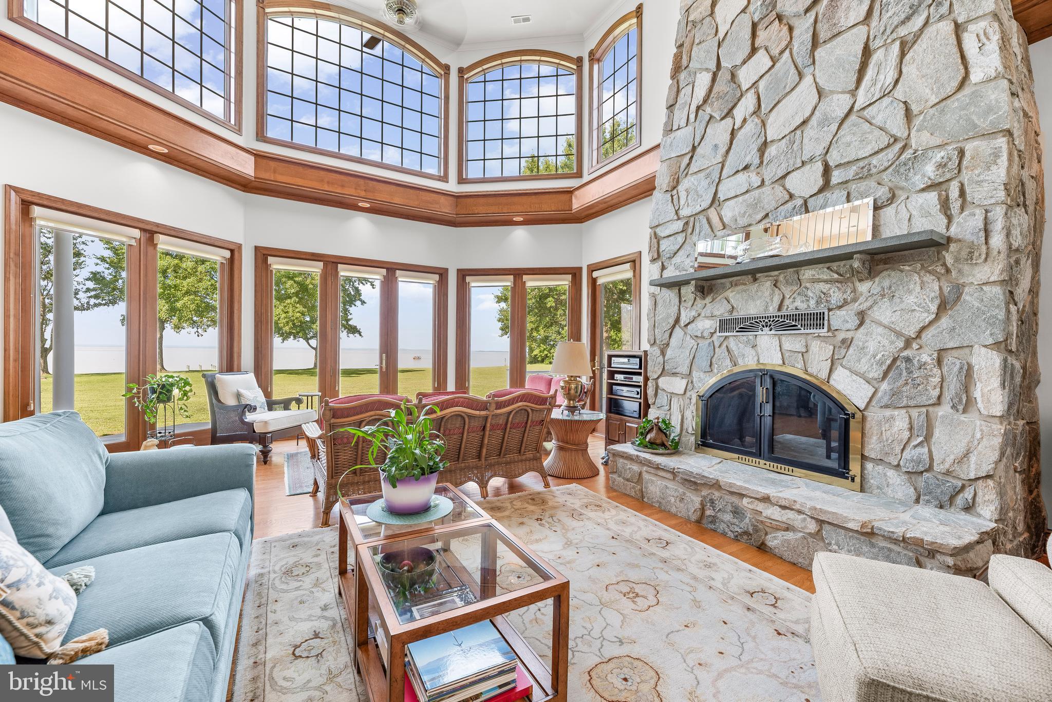 SEPTEMBER POINT - Residential