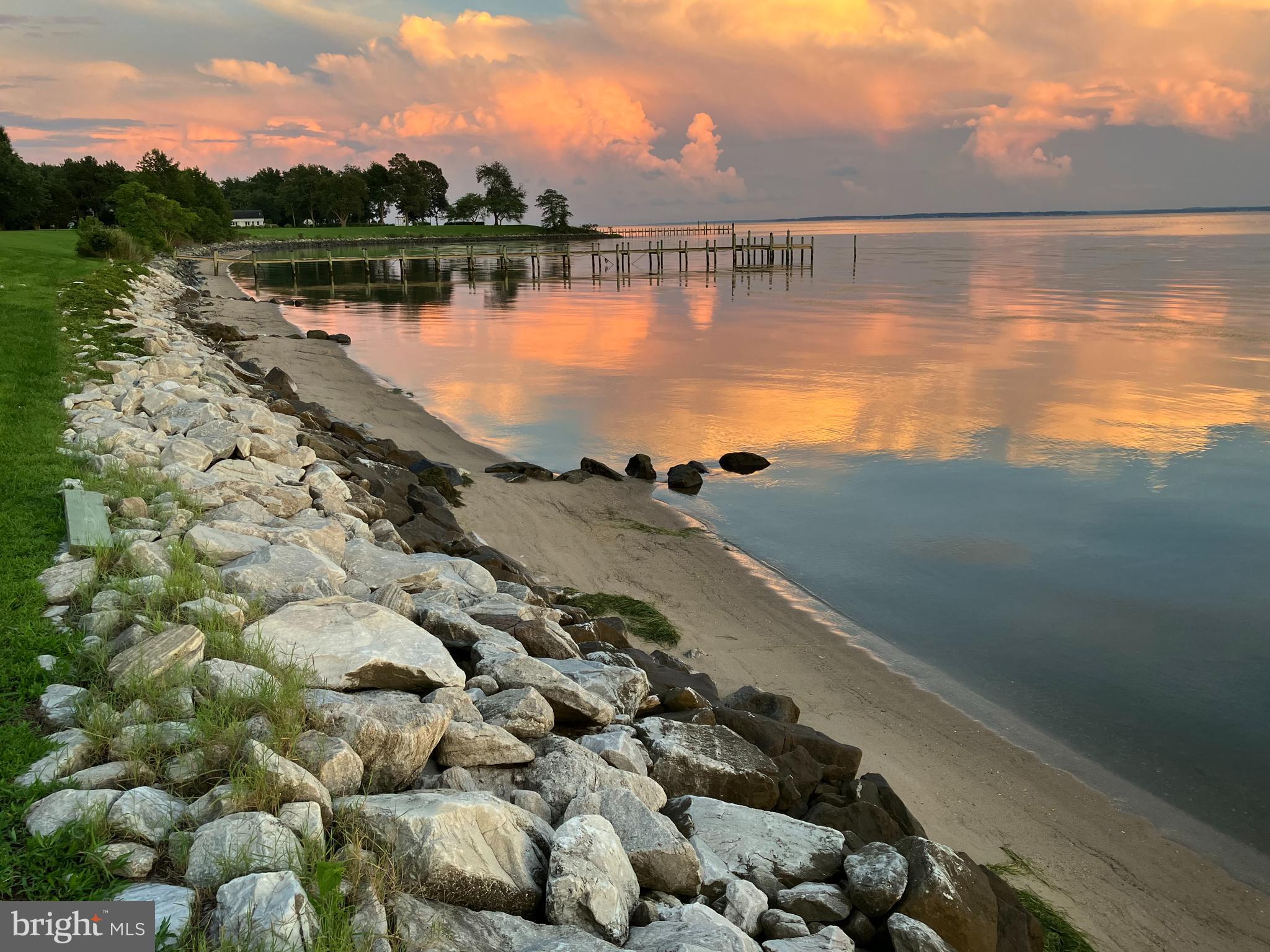 SEPTEMBER POINT - Residential