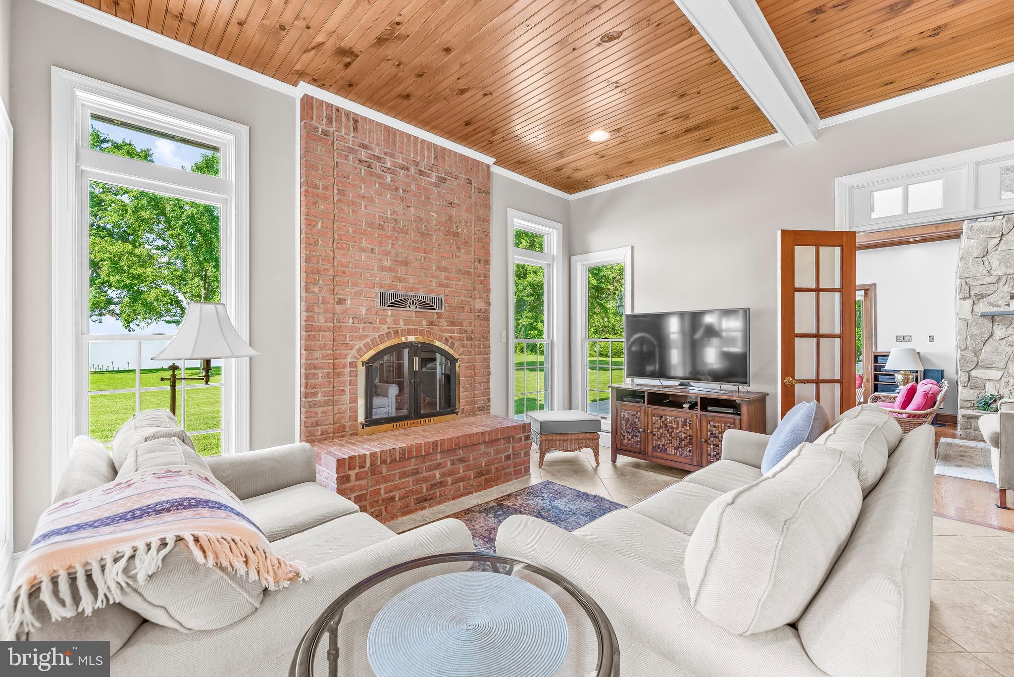 SEPTEMBER POINT - Residential