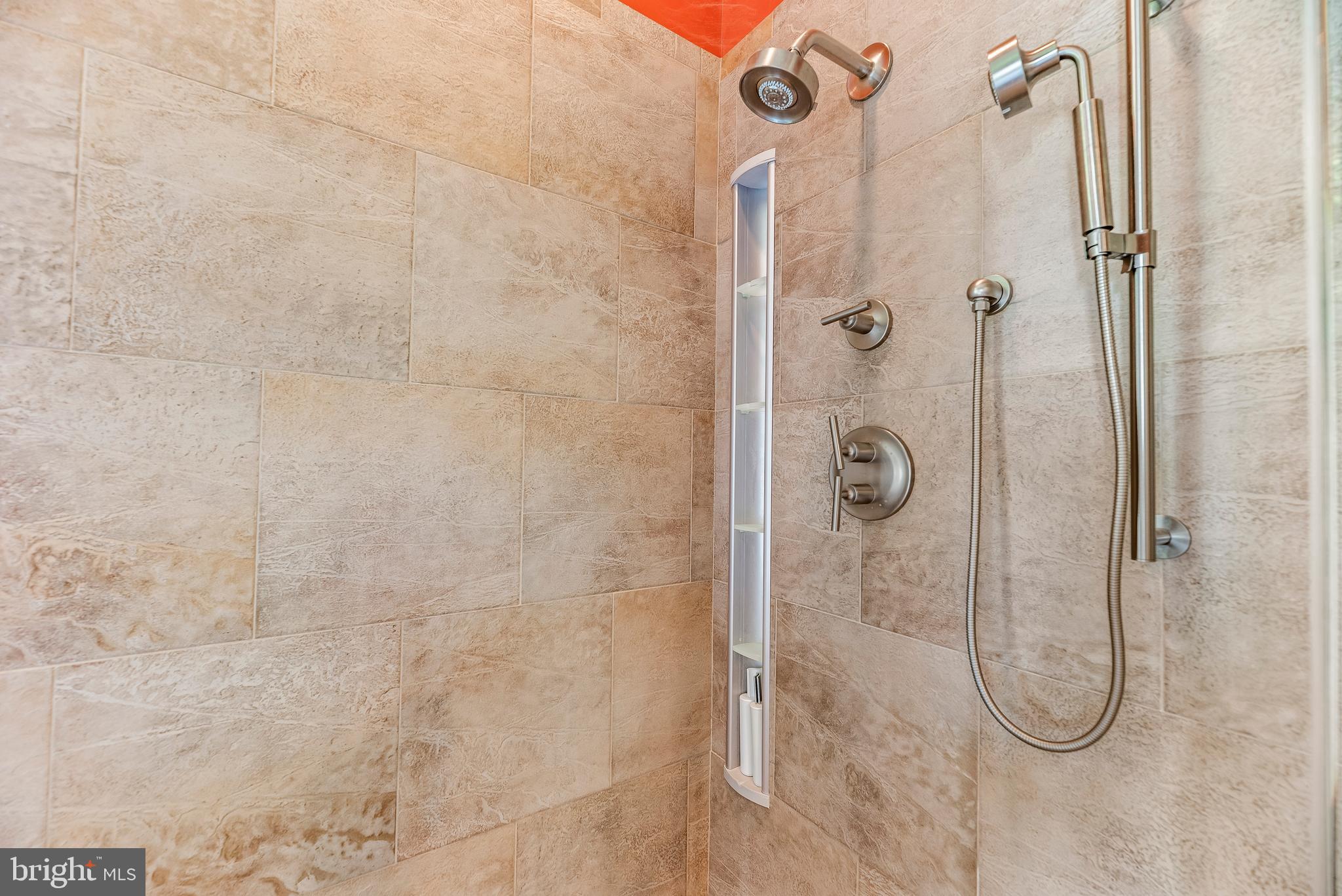 SEPTEMBER POINT - Residential