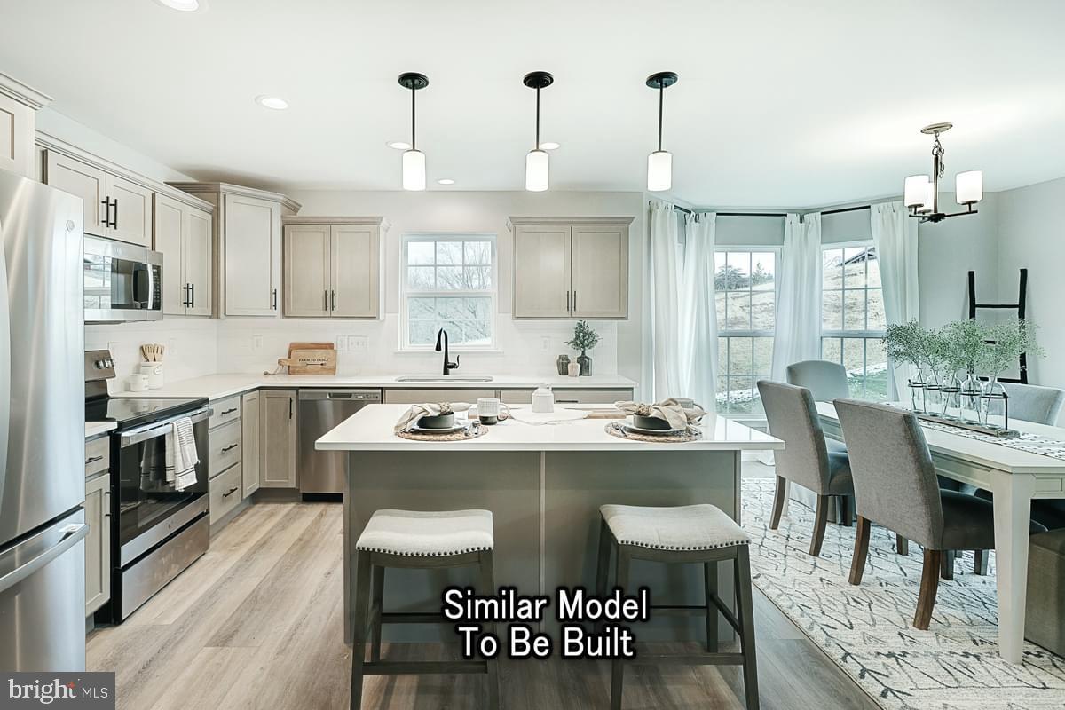 HICKORY POINTE - Residential