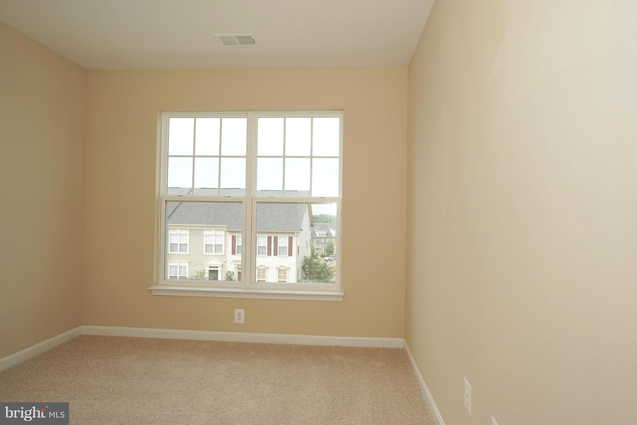 PEMBROOKE - Residential