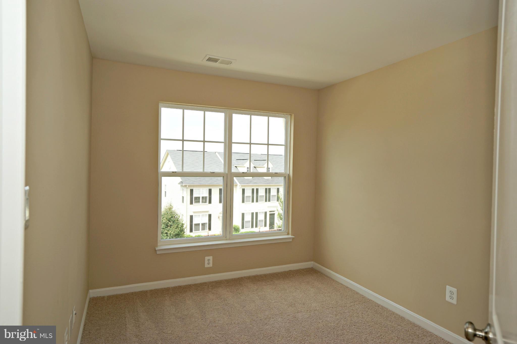 PEMBROOKE - Residential