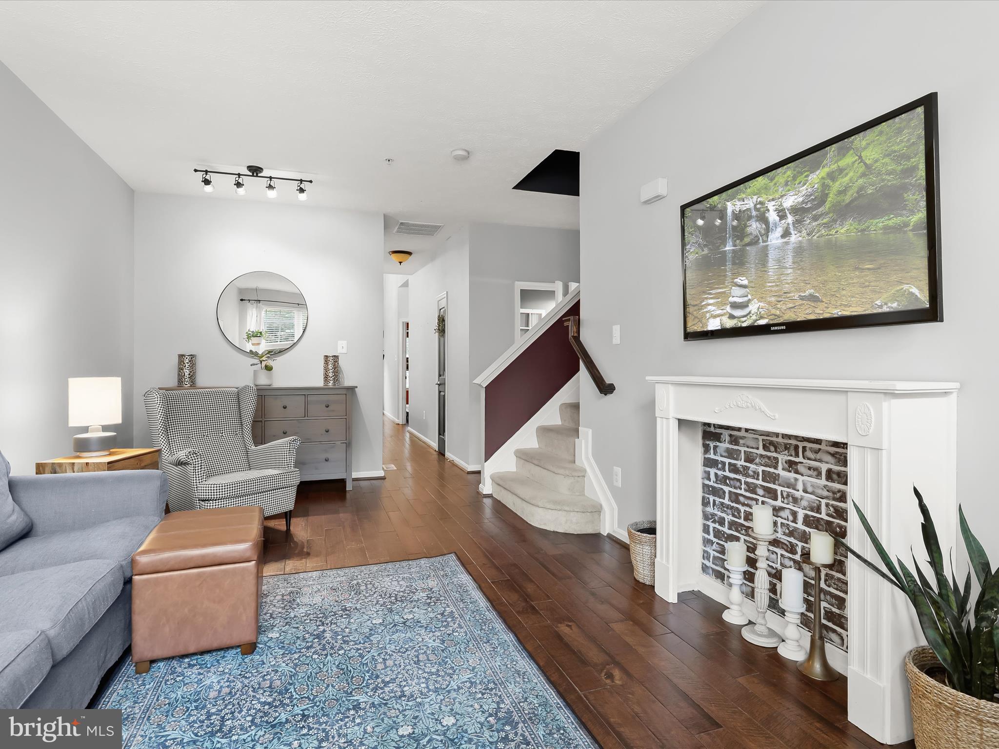 602 RUSTIC COURT