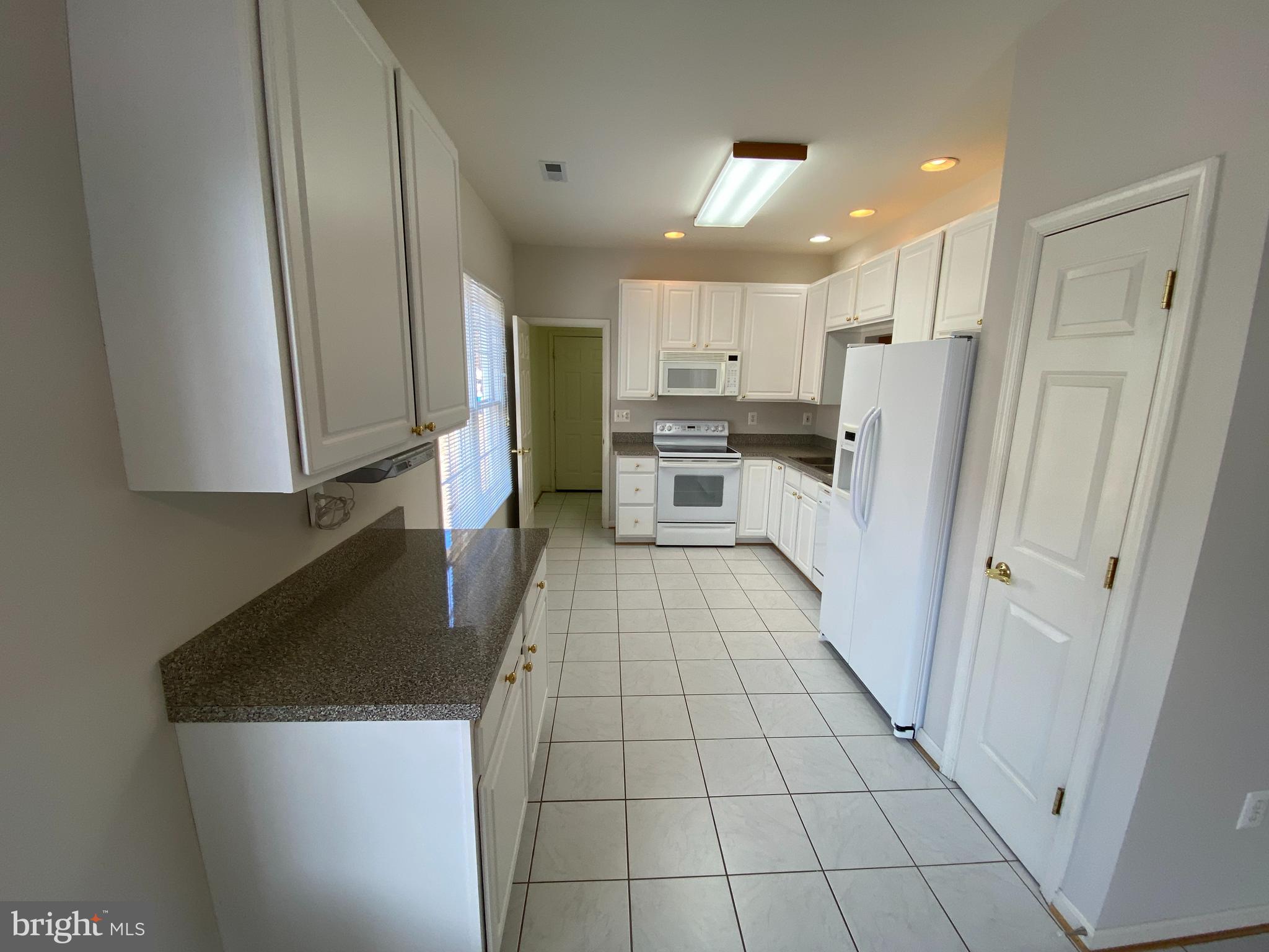 STONEFIELD - Residential Lease