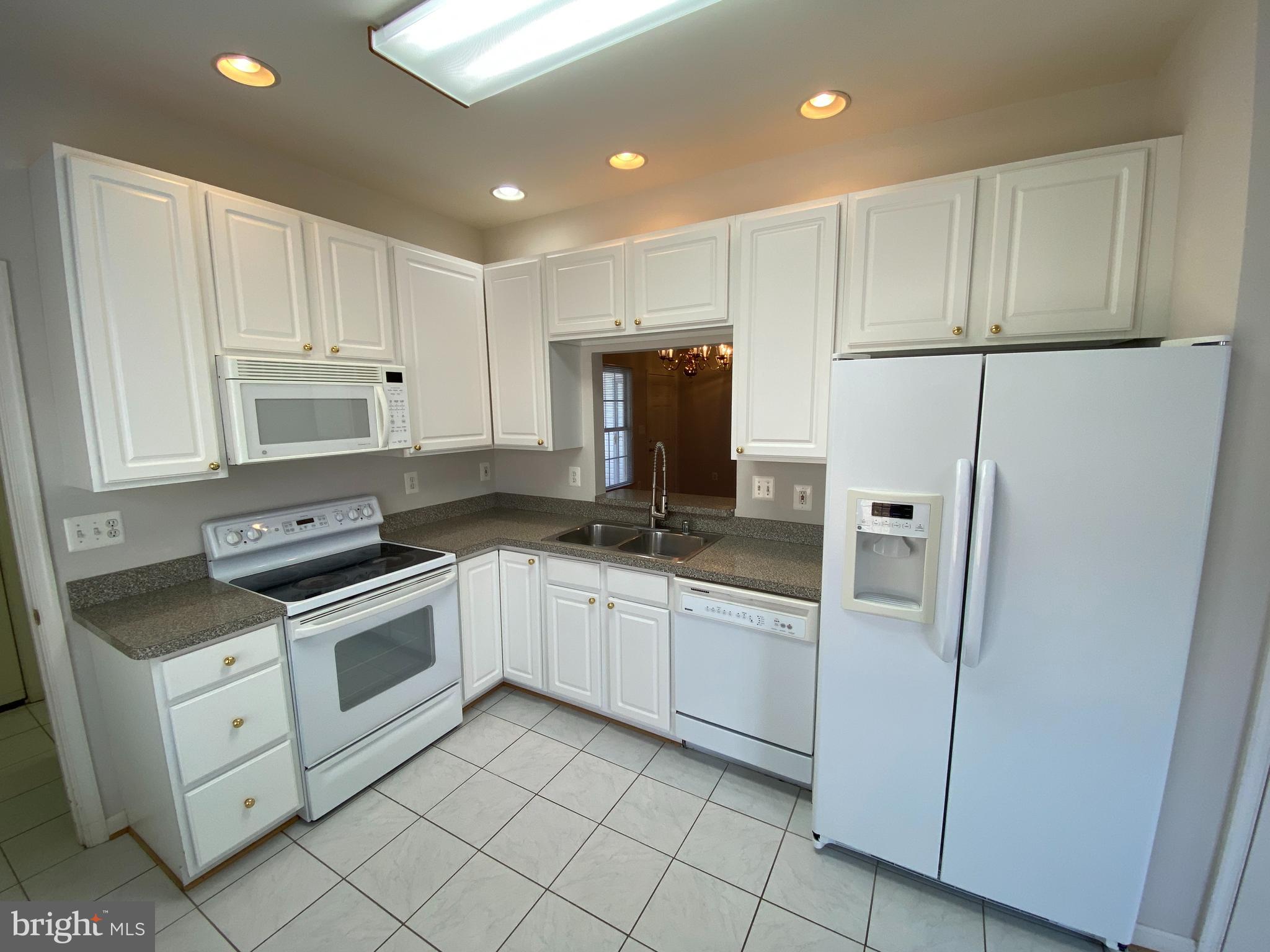 STONEFIELD - Residential Lease