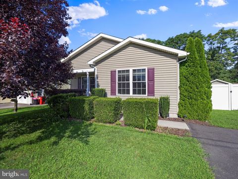 Homes For Sale - 590 Wendover Dr<br/> Berkeley County, BUNKER HILL, WV 25413