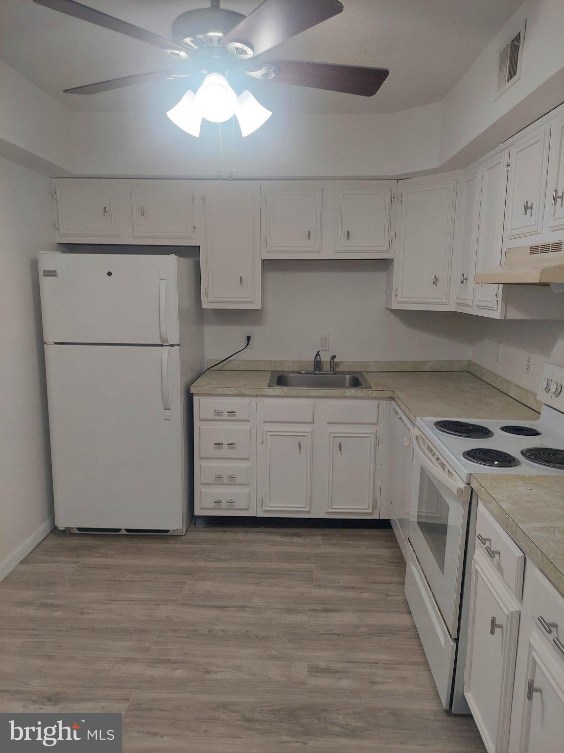 3603 HEWN LANE 612 612