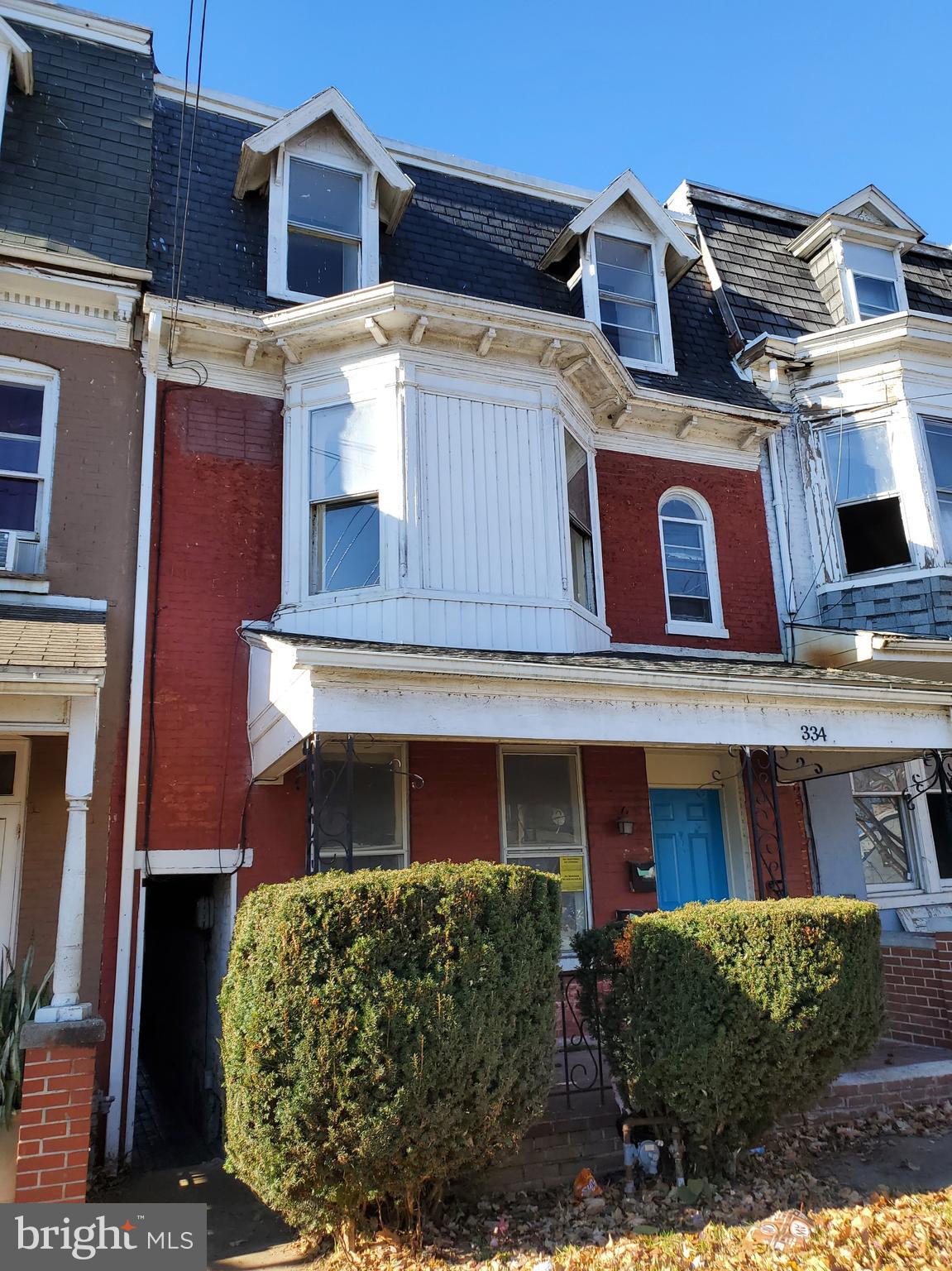 Three bedroom, one bathroom 2nd floor apartment.
Note: Applicant must fill out an application and be approved by Southern Management Rentals, LLC PRIOR to viewing the property. The online application can be found on our website. You can apply for this property under the property description.