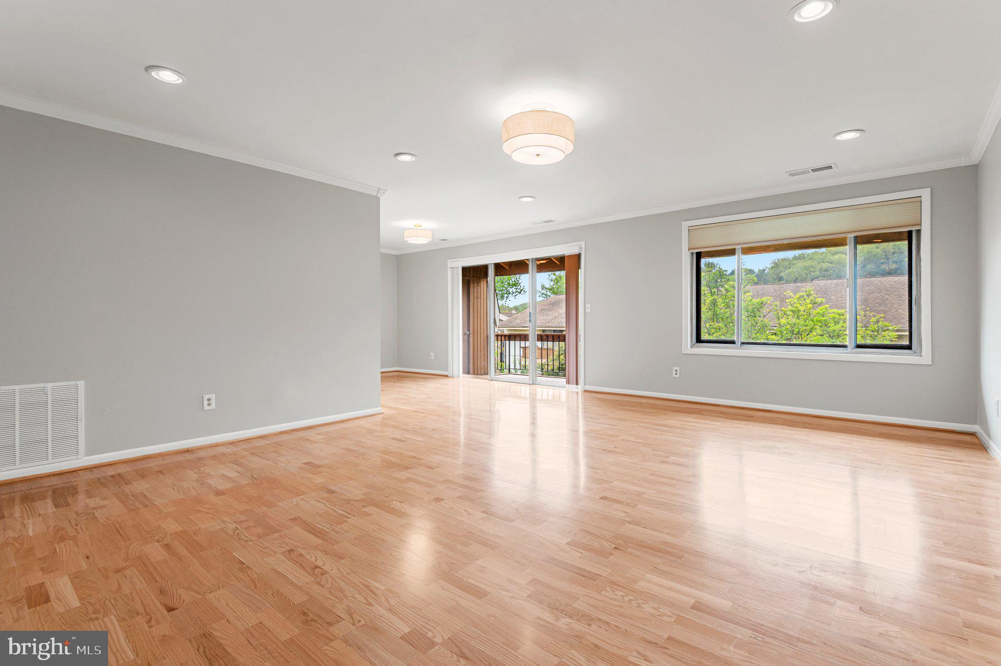 8 CROSS KEYS ROAD 8F