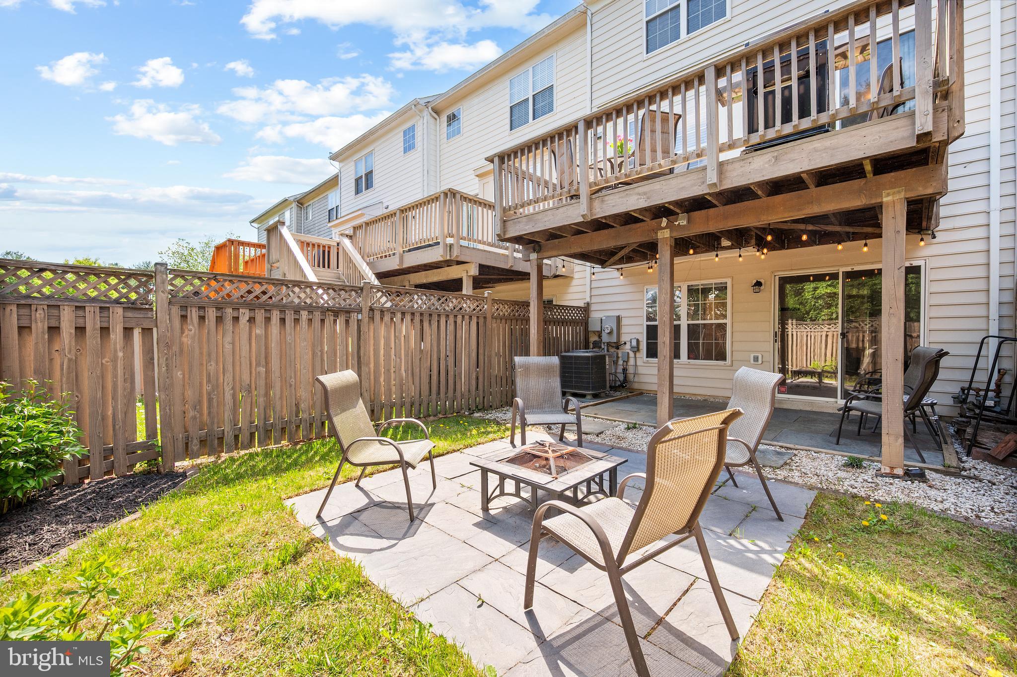RIDGEFIELD - Residential