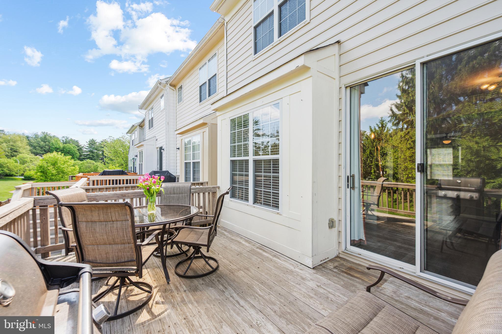 RIDGEFIELD - Residential