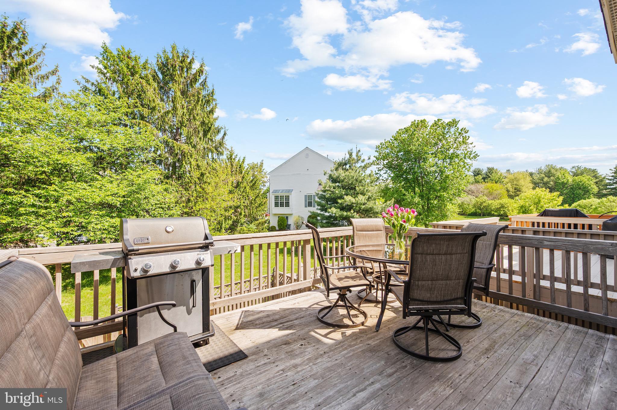 RIDGEFIELD - Residential